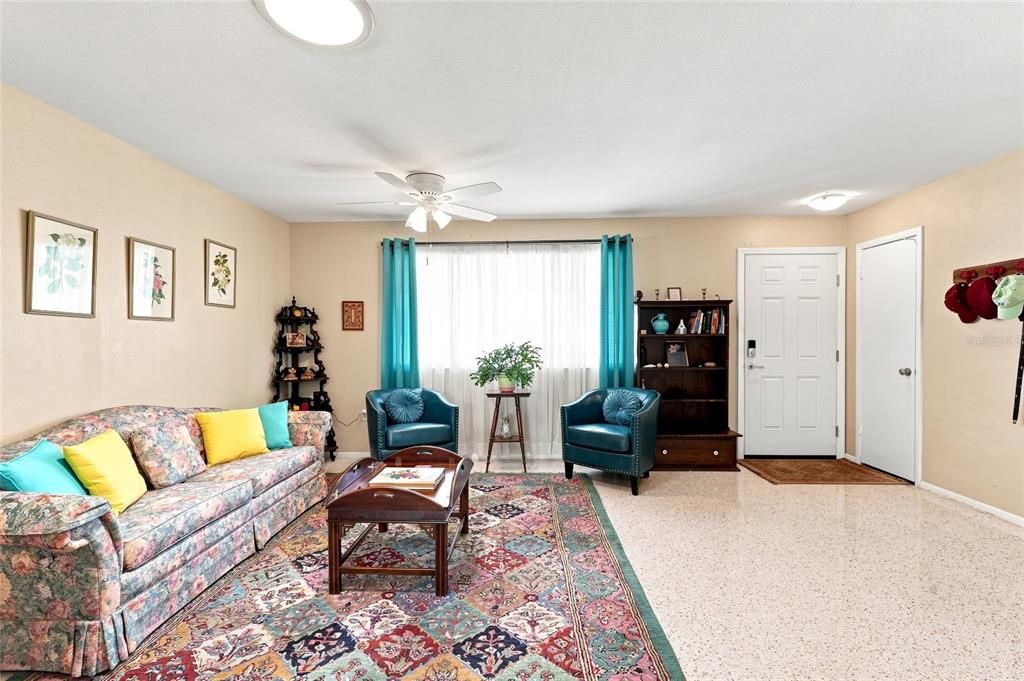 For Sale: $249,900 (3 beds, 2 baths, 1518 Square Feet)