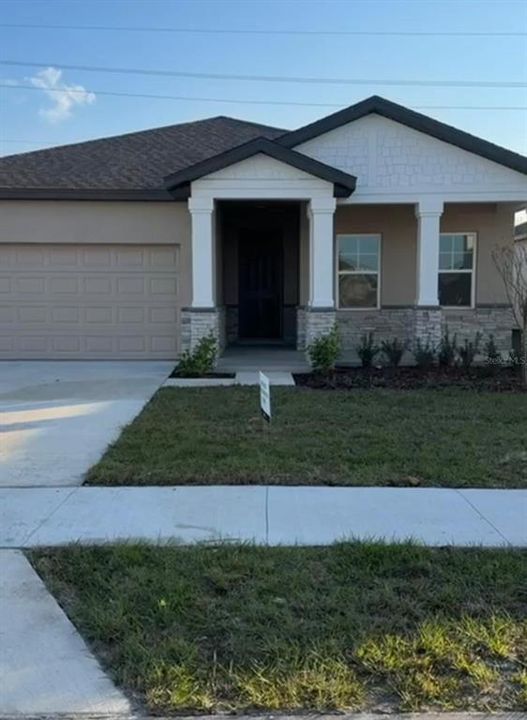 For Rent: $3,100 (4 beds, 2 baths, 1932 Square Feet)