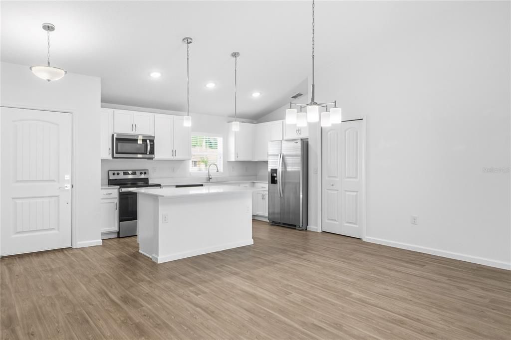 For Sale: $335,000 (3 beds, 2 baths, 1500 Square Feet)