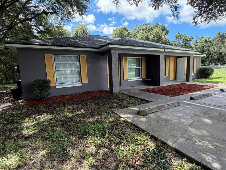 For Sale: $399,999 (6 beds, 0 baths, 2160 Square Feet)
