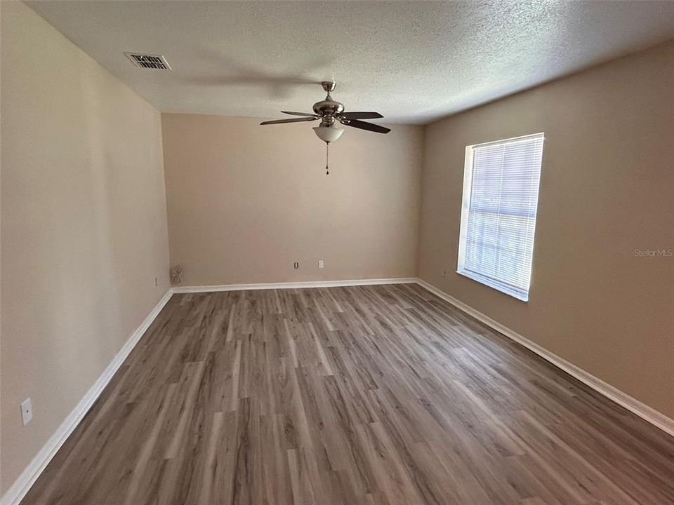 For Sale: $399,999 (6 beds, 0 baths, 2160 Square Feet)