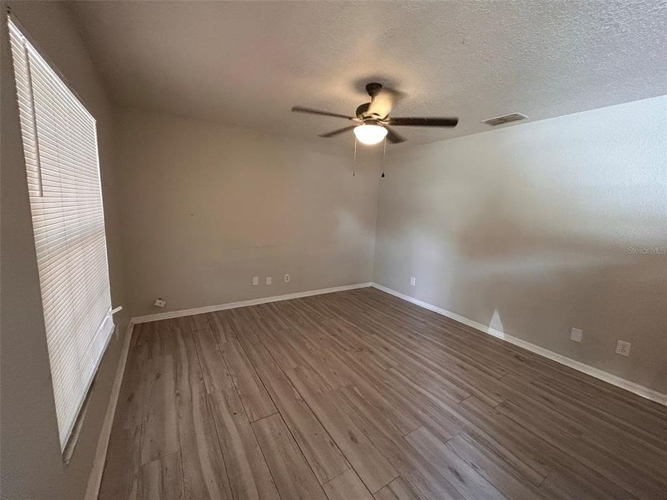 For Sale: $399,999 (6 beds, 0 baths, 2160 Square Feet)