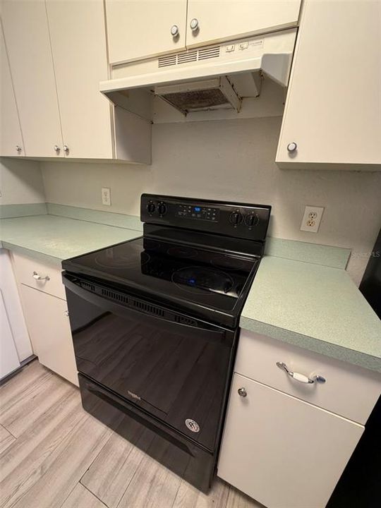 For Sale: $399,999 (6 beds, 0 baths, 2160 Square Feet)