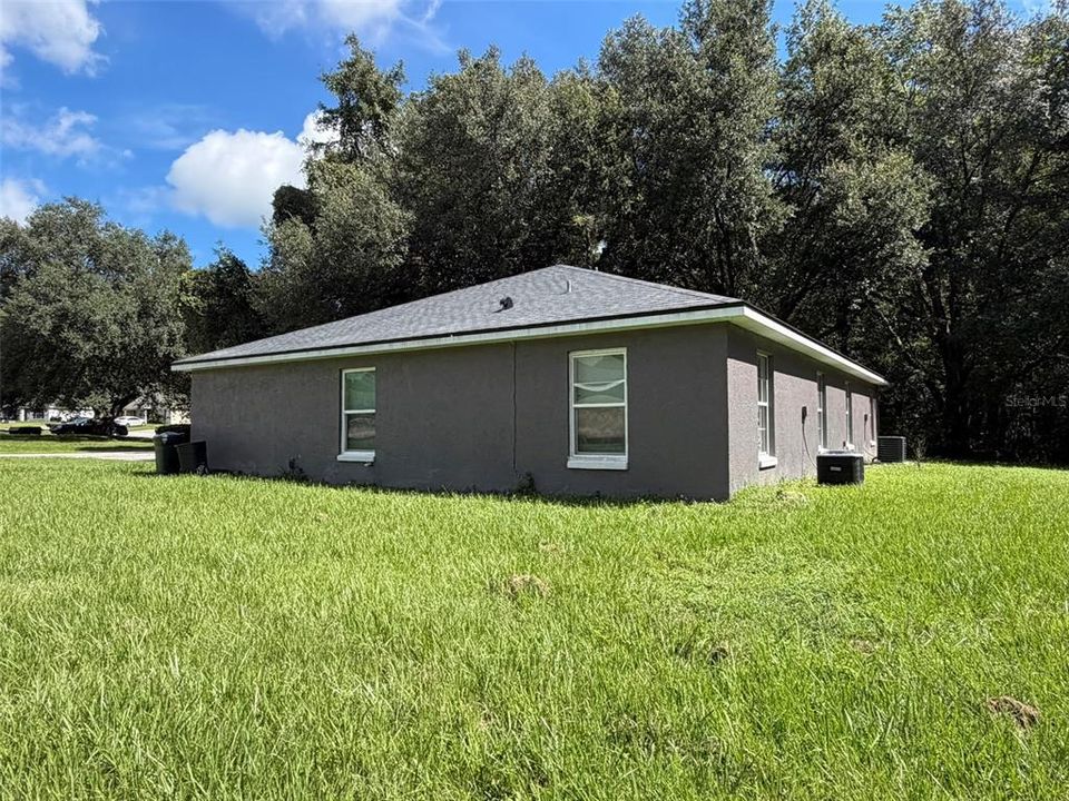 For Sale: $399,999 (6 beds, 0 baths, 2160 Square Feet)