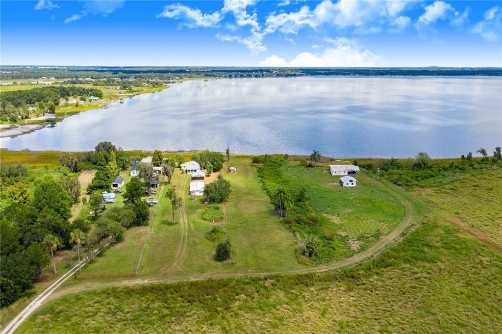 На продажу: $400,000 (2 спален, 1 ванн, 928 Квадратных фут)