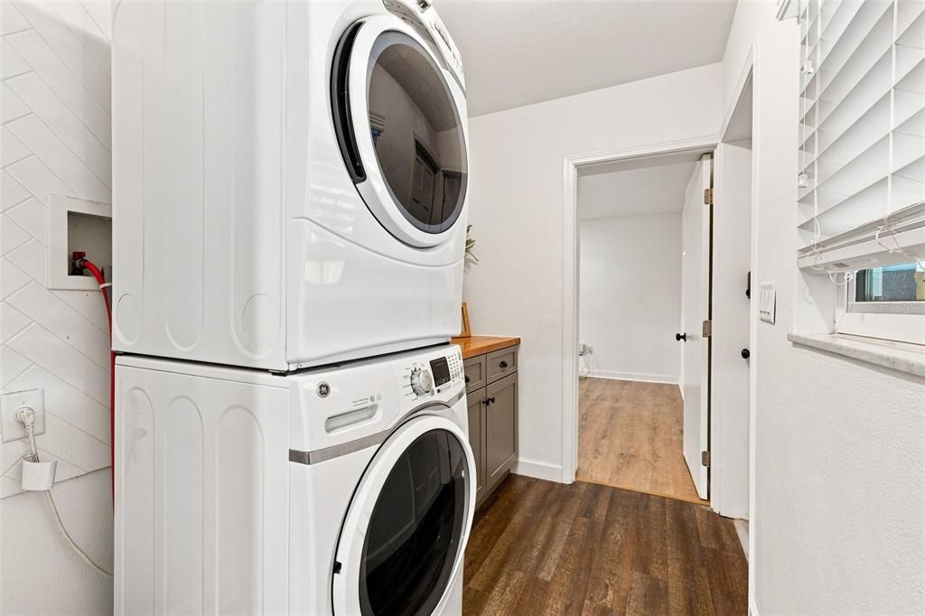 For Sale: $439,900 (3 beds, 3 baths, 1685 Square Feet)