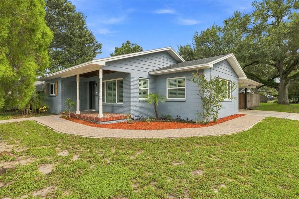 For Sale: $439,900 (3 beds, 3 baths, 1685 Square Feet)