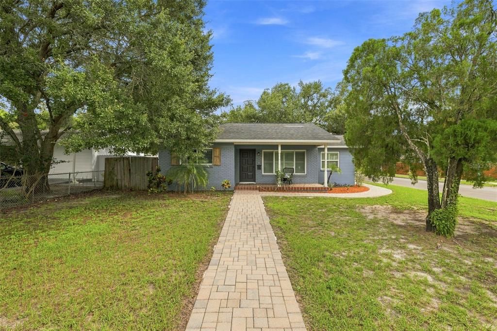 For Sale: $439,900 (3 beds, 3 baths, 1685 Square Feet)