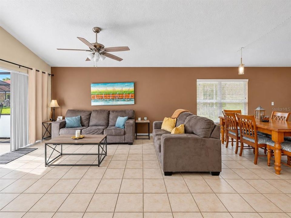 Active With Contract: $335,000 (4 beds, 3 baths, 1542 Square Feet)