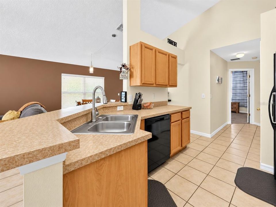 Active With Contract: $335,000 (4 beds, 3 baths, 1542 Square Feet)