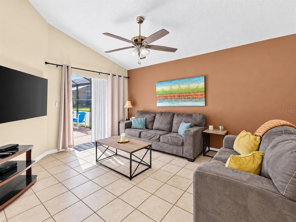 Active With Contract: $335,000 (4 beds, 3 baths, 1542 Square Feet)