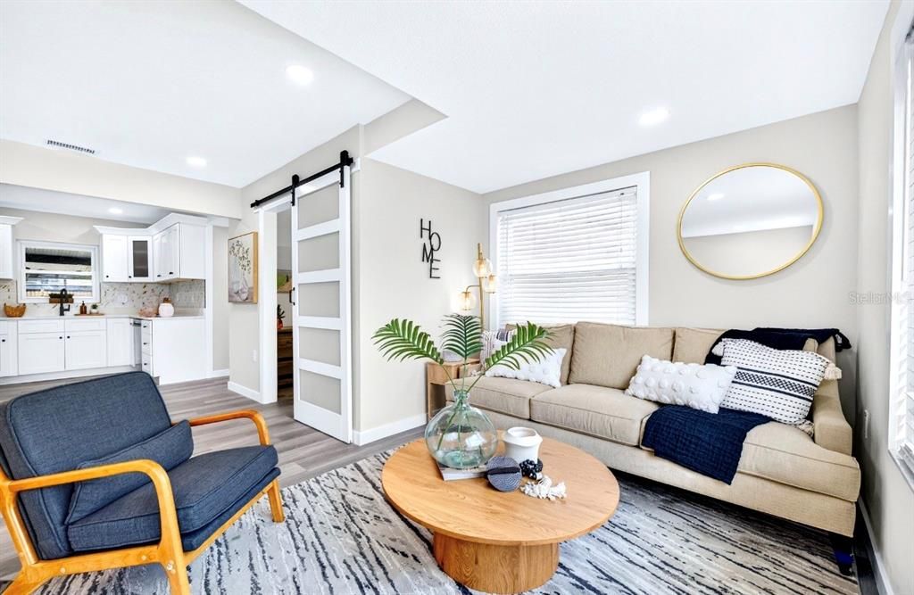 For Sale: $445,900 (2 beds, 2 baths, 1008 Square Feet)