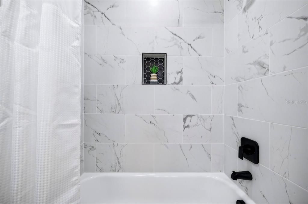 For Sale: $445,900 (2 beds, 2 baths, 1008 Square Feet)