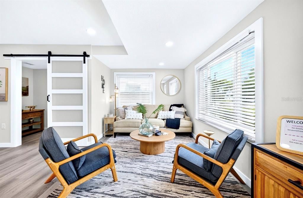 For Sale: $445,900 (2 beds, 2 baths, 1008 Square Feet)