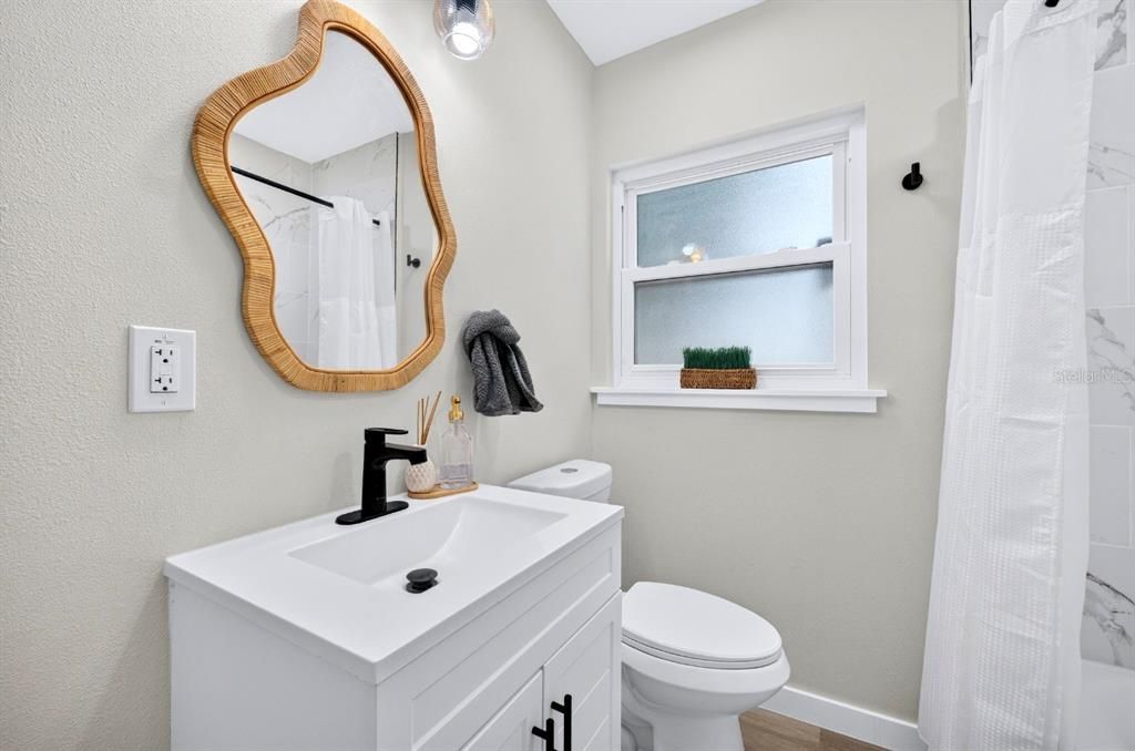 For Sale: $445,900 (2 beds, 2 baths, 1008 Square Feet)