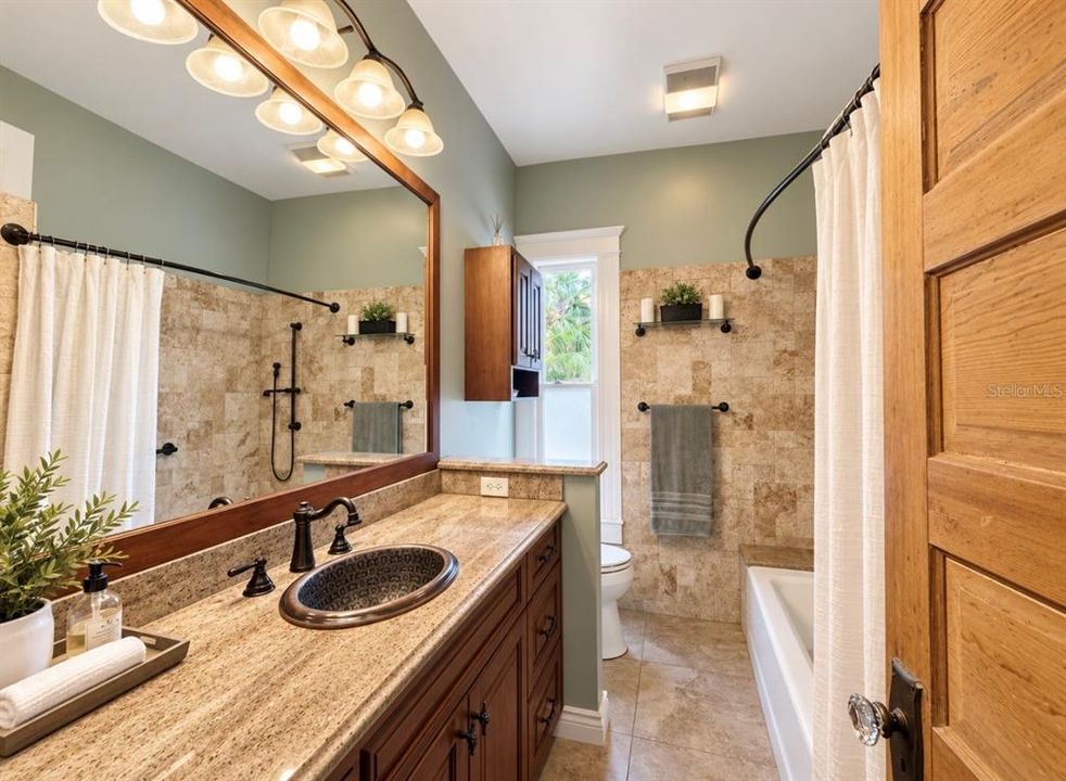 For Sale: $1,999,999 (3 beds, 2 baths, 2154 Square Feet)