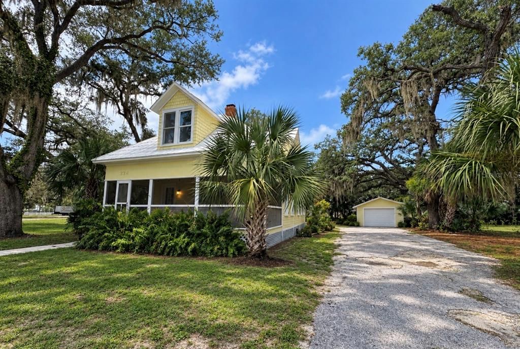 For Sale: $1,999,999 (3 beds, 2 baths, 2154 Square Feet)