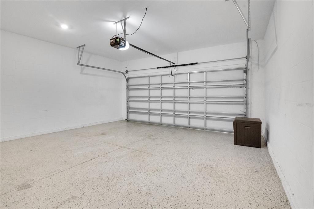 En Venta: $349,000 (4 camas, 3 baños, 1944 Pies cuadrados)