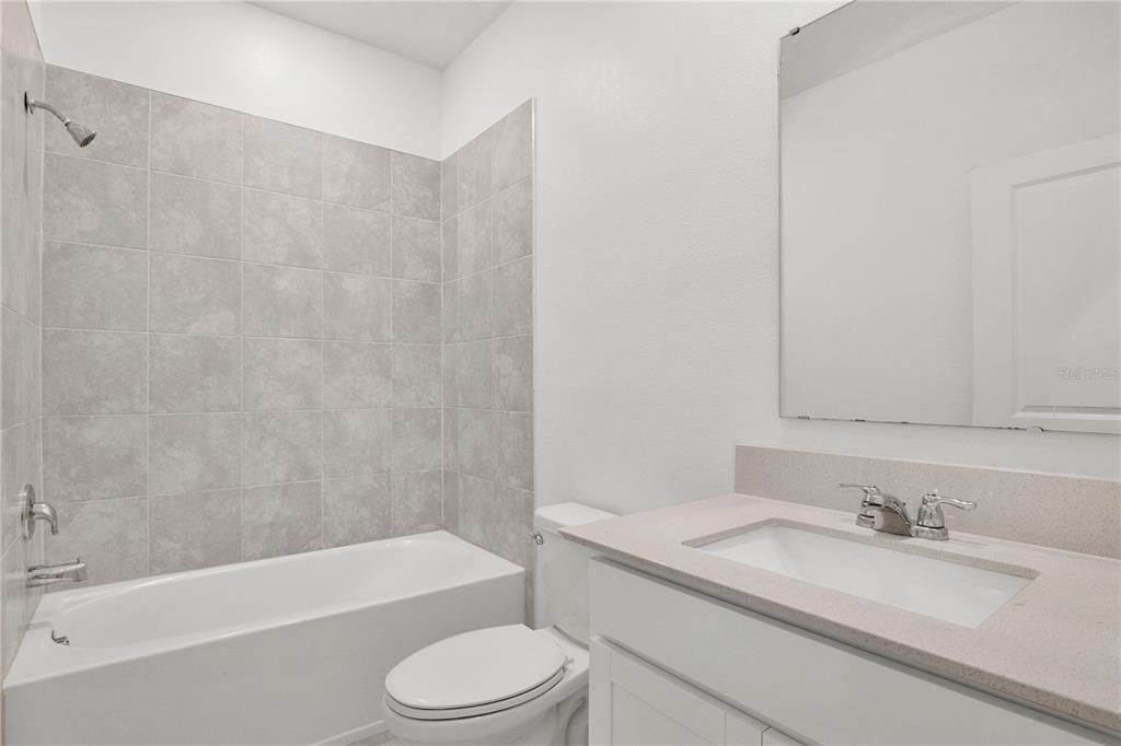 En Venta: $349,000 (4 camas, 3 baños, 1944 Pies cuadrados)