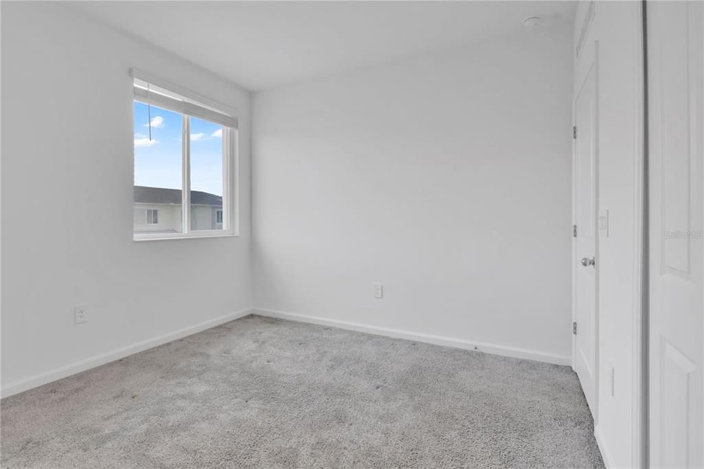 En Venta: $349,000 (4 camas, 3 baños, 1944 Pies cuadrados)