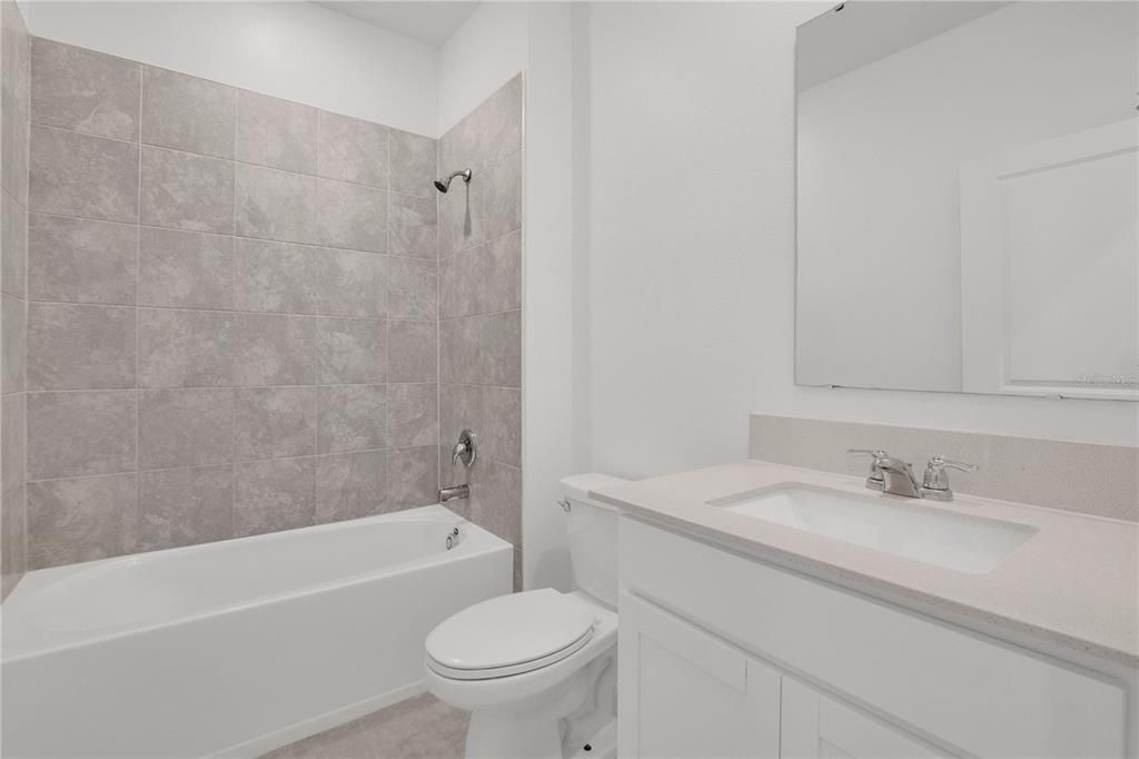 En Venta: $349,000 (4 camas, 3 baños, 1944 Pies cuadrados)