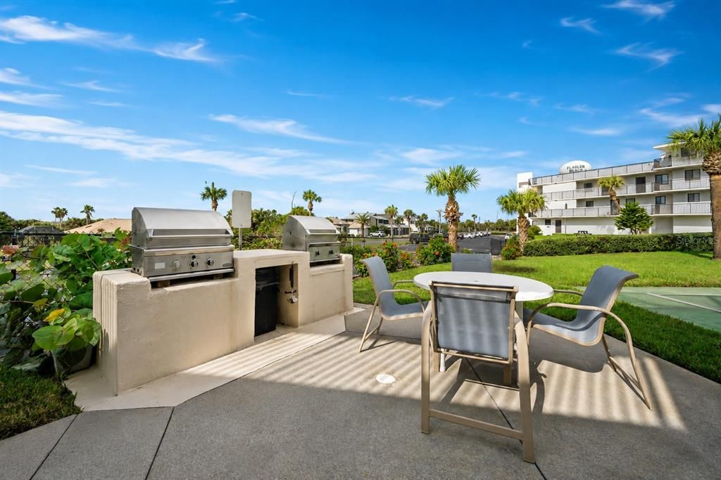 For Sale: $345,900 (2 beds, 2 baths, 1201 Square Feet)
