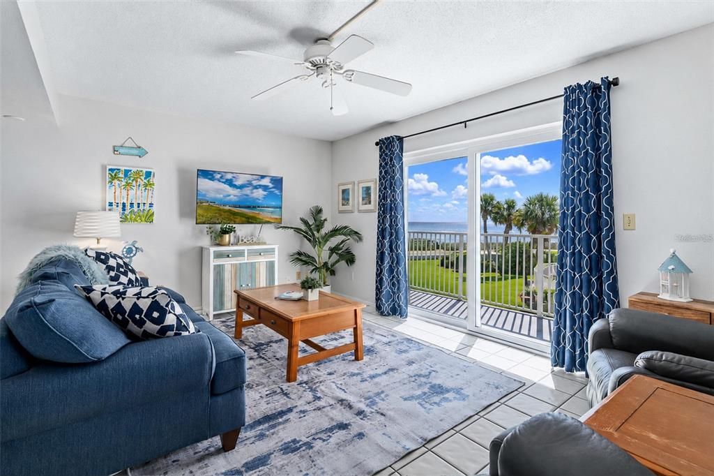 For Sale: $345,900 (2 beds, 2 baths, 1201 Square Feet)