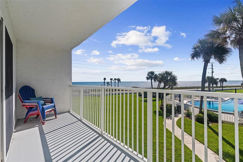 For Sale: $345,900 (2 beds, 2 baths, 1201 Square Feet)