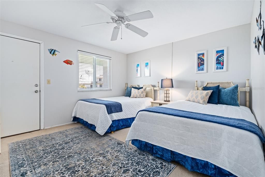 For Sale: $345,900 (2 beds, 2 baths, 1201 Square Feet)