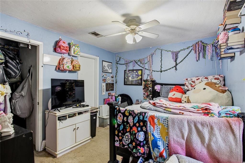For Sale: $189,900 (4 beds, 4 baths, 1177 Square Feet)