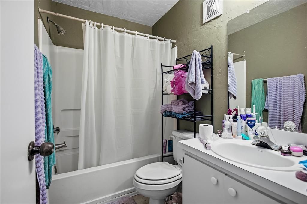 For Sale: $189,900 (4 beds, 4 baths, 1177 Square Feet)