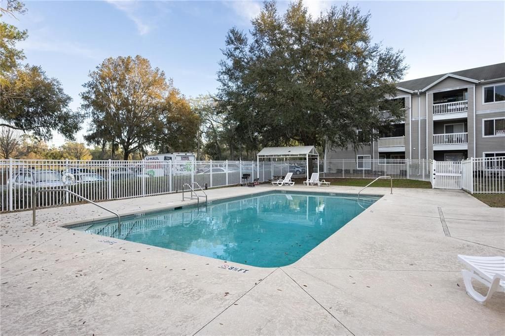 For Sale: $189,900 (4 beds, 4 baths, 1177 Square Feet)