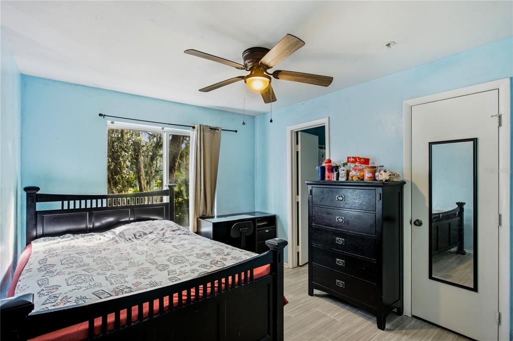 For Sale: $189,900 (4 beds, 4 baths, 1177 Square Feet)