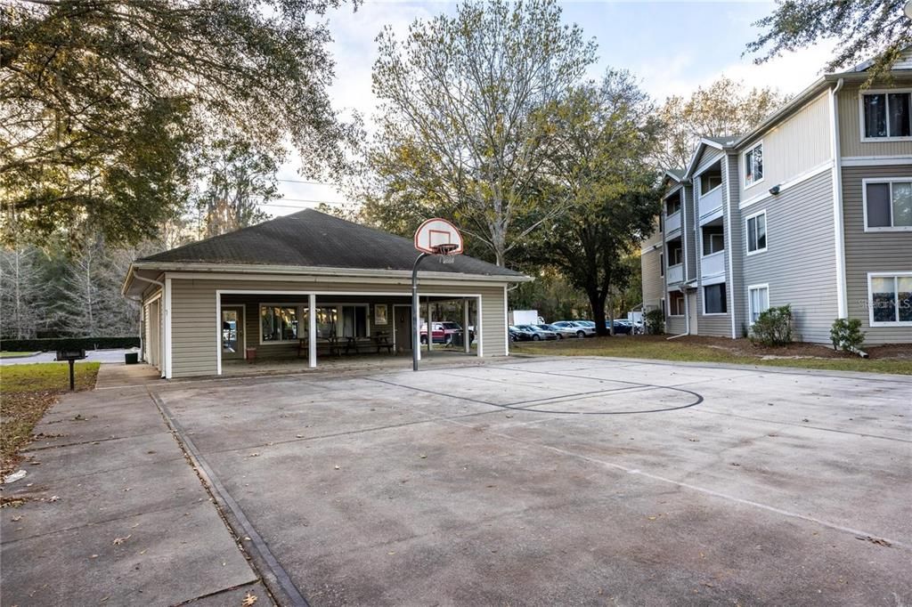 For Sale: $189,900 (4 beds, 4 baths, 1177 Square Feet)