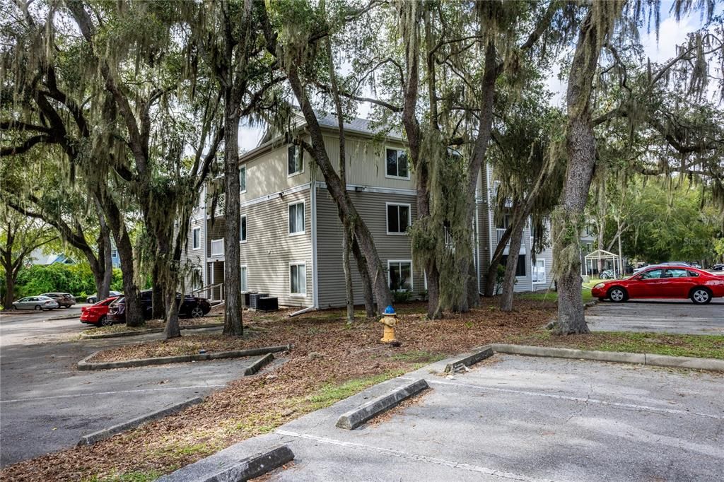 For Sale: $189,900 (4 beds, 4 baths, 1177 Square Feet)