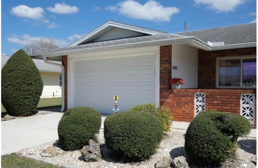 For Rent: $2,100 (2 beds, 2 baths, 1243 Square Feet)