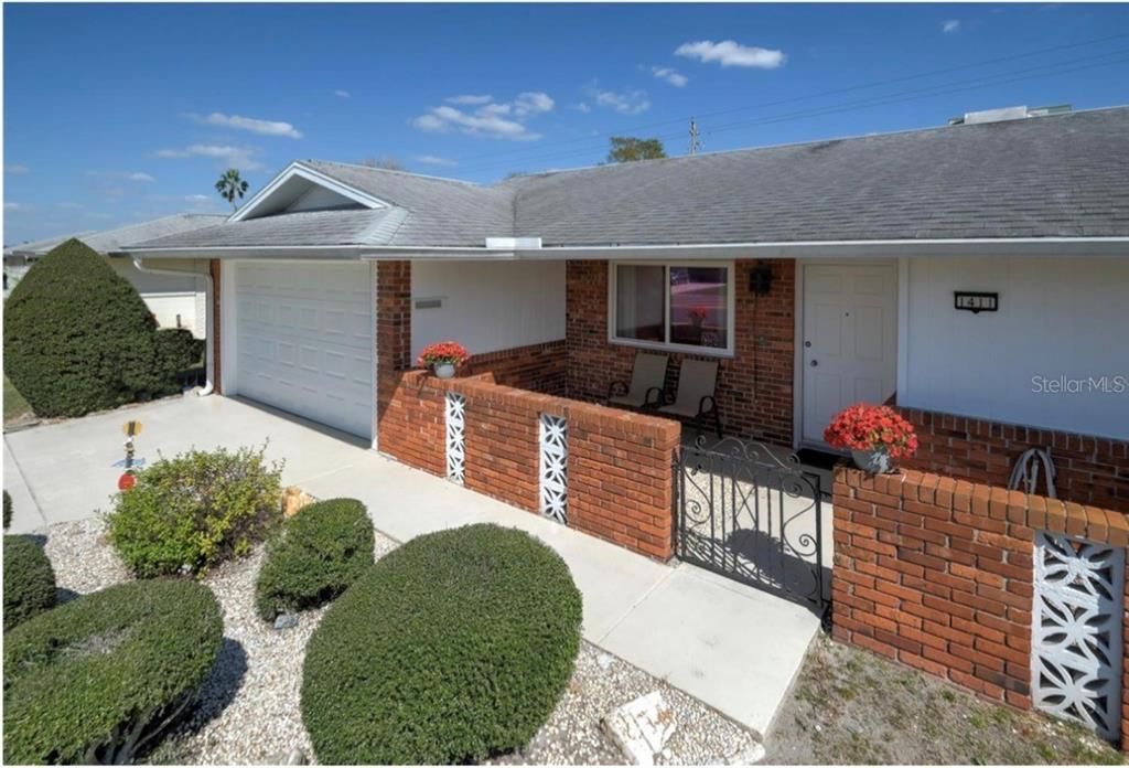 For Rent: $2,100 (2 beds, 2 baths, 1243 Square Feet)