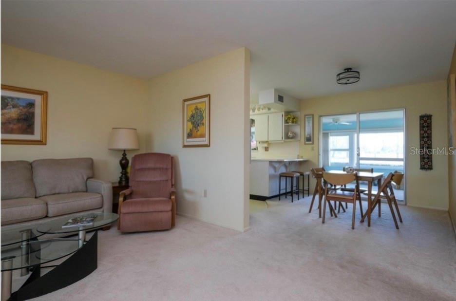 For Rent: $2,100 (2 beds, 2 baths, 1243 Square Feet)