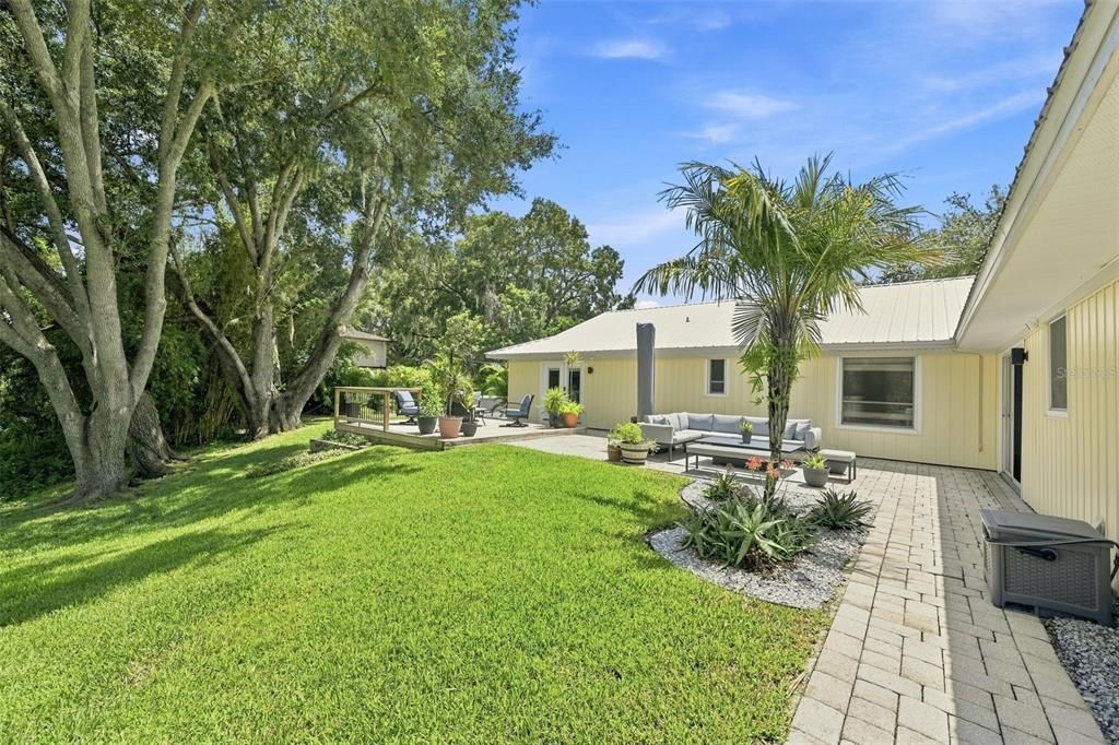 For Sale: $600,000 (4 beds, 2 baths, 2614 Square Feet)