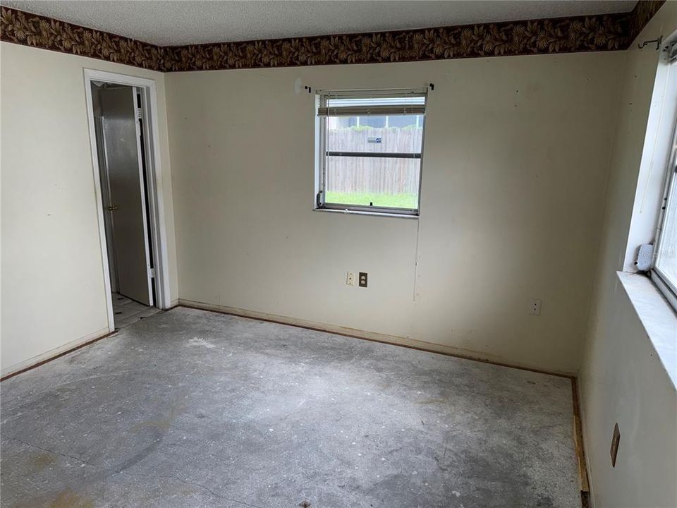 For Sale: $169,500 (2 beds, 2 baths, 990 Square Feet)