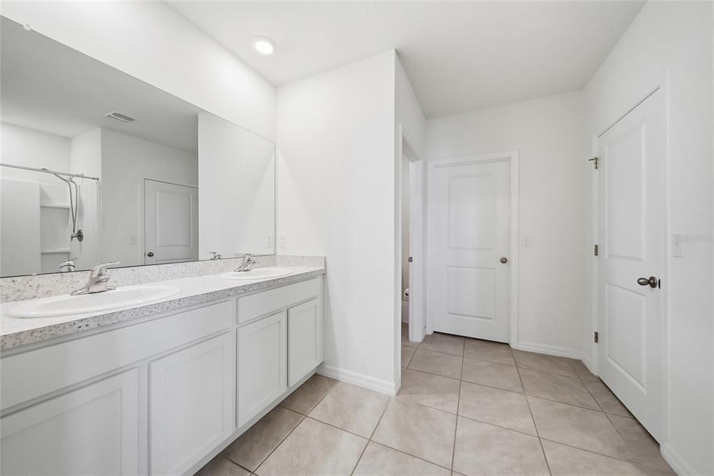 En Venta: $419,990 (4 camas, 2 baños, 2007 Pies cuadrados)