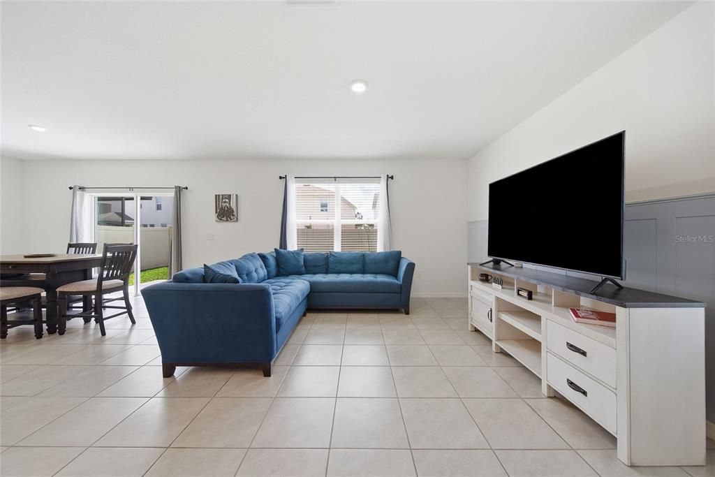 En Venta: $419,990 (4 camas, 2 baños, 2007 Pies cuadrados)