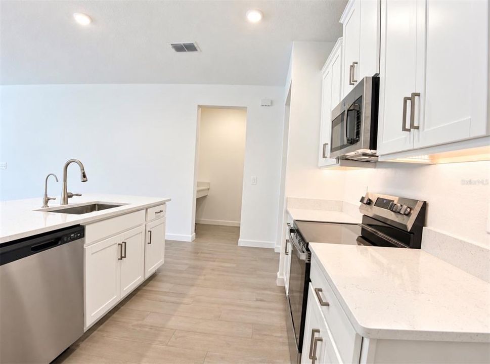 En Venta: $399,000 (3 camas, 2 baños, 2145 Pies cuadrados)