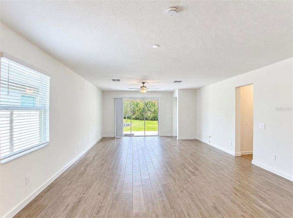 En Venta: $399,000 (3 camas, 2 baños, 2145 Pies cuadrados)