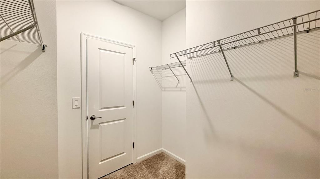 For Rent: $3,500 (6 beds, 3 baths, 2643 Square Feet)