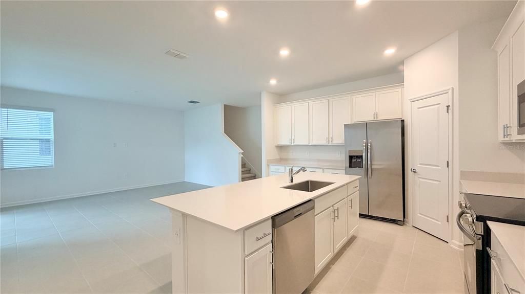 For Rent: $3,500 (6 beds, 3 baths, 2643 Square Feet)