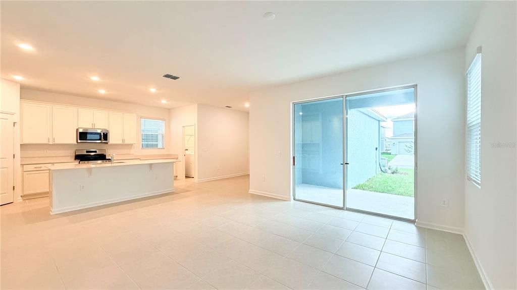 For Rent: $3,500 (6 beds, 3 baths, 2643 Square Feet)