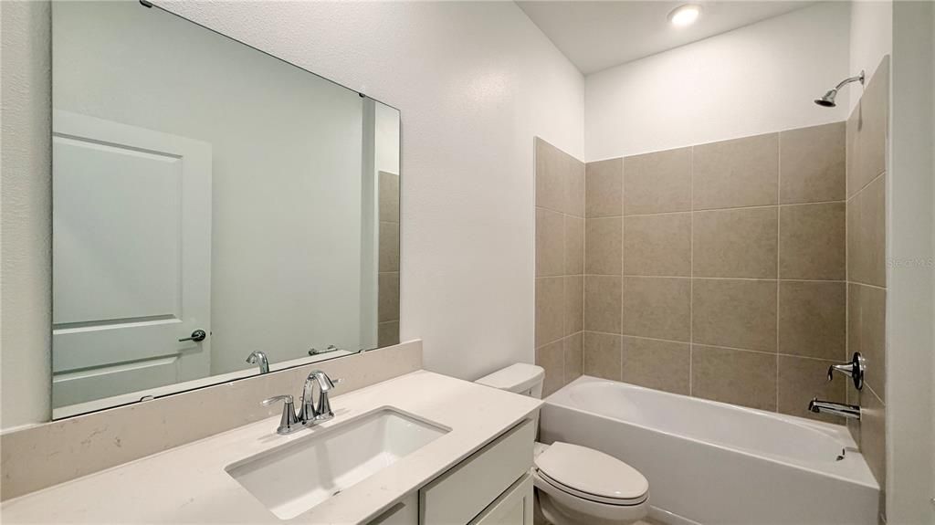 For Rent: $3,500 (6 beds, 3 baths, 2643 Square Feet)