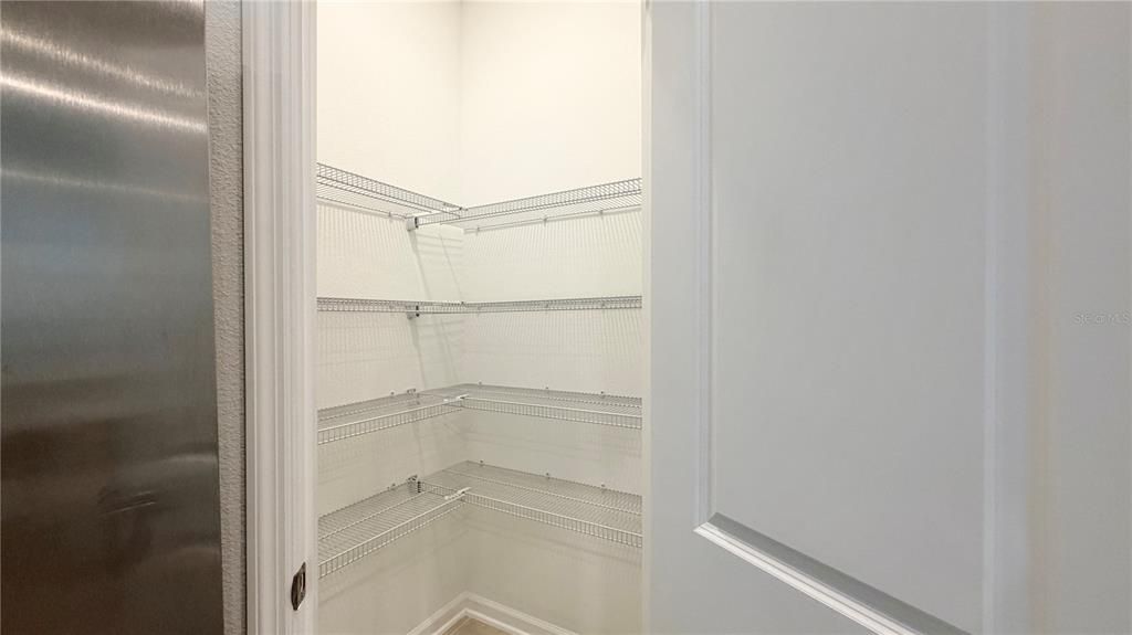 For Rent: $3,500 (6 beds, 3 baths, 2643 Square Feet)