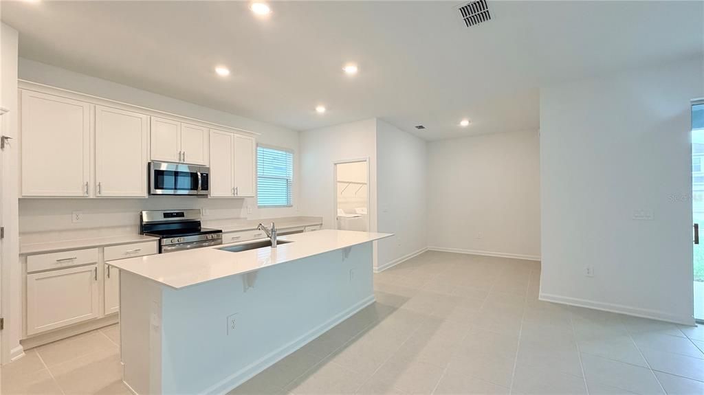 For Rent: $3,500 (6 beds, 3 baths, 2643 Square Feet)